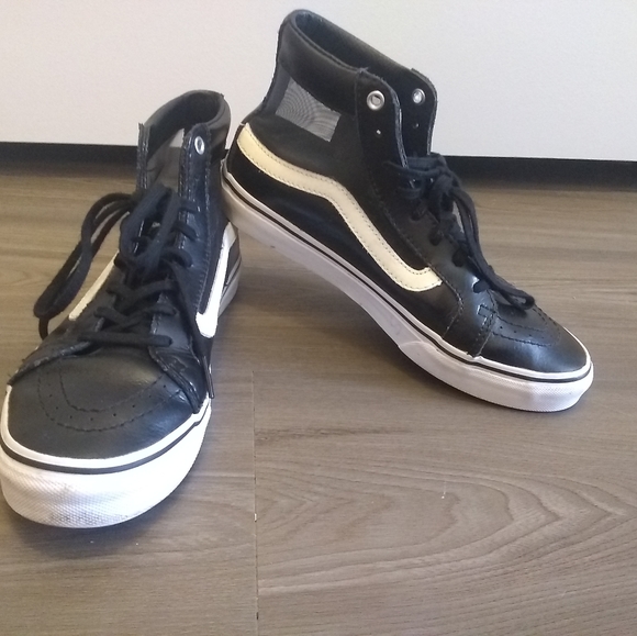 Vans Shoes - Black unisex vans size: men's: 6, womens:7.5